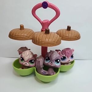 Littlest Pet Shop Acorn Carousel with Pink and Brown Pets